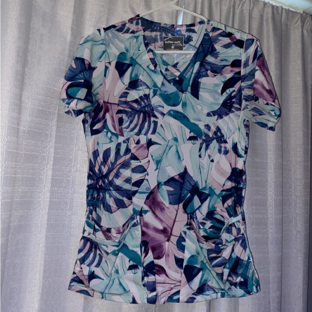 Scrub top